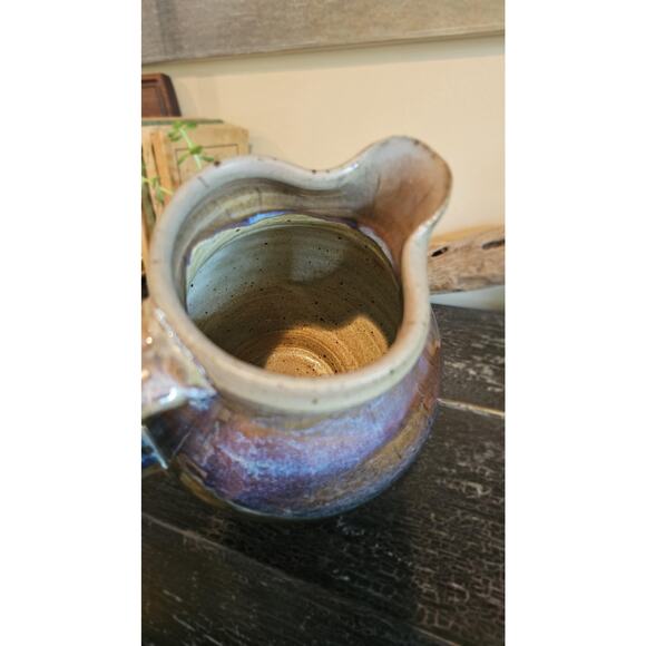 Stunning Hand Made Ceramic Pottery Drink Pitcher with 48oz Capacity - Picture 3 of 8